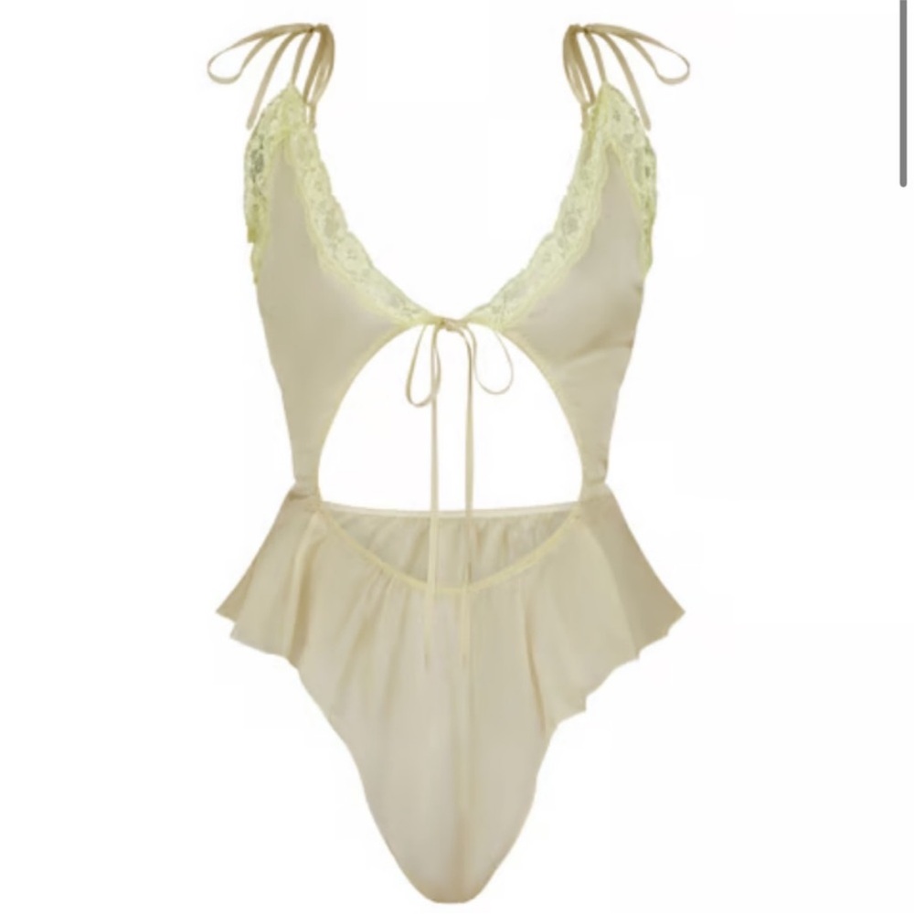 SKIMS Cream Lace Trim Chemise